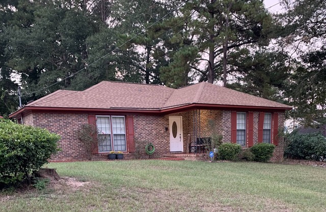 Blue Ivey Estates - your peace palace that’s 5 miles from Ft Moore/Benning.