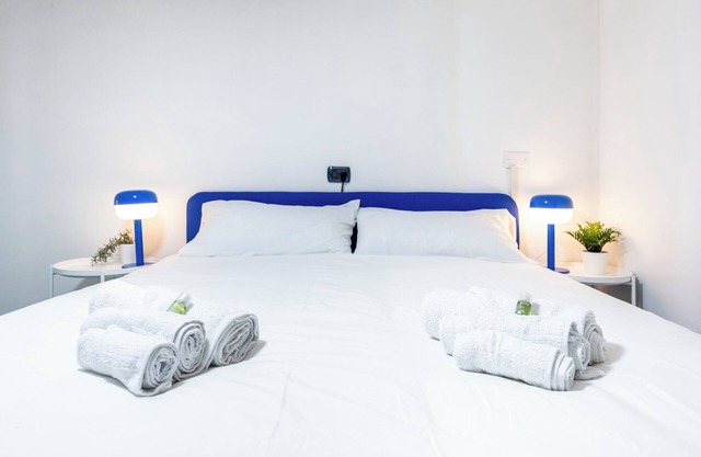 Blue loft in the heart of Milan, only three Metro stops from Duomo!