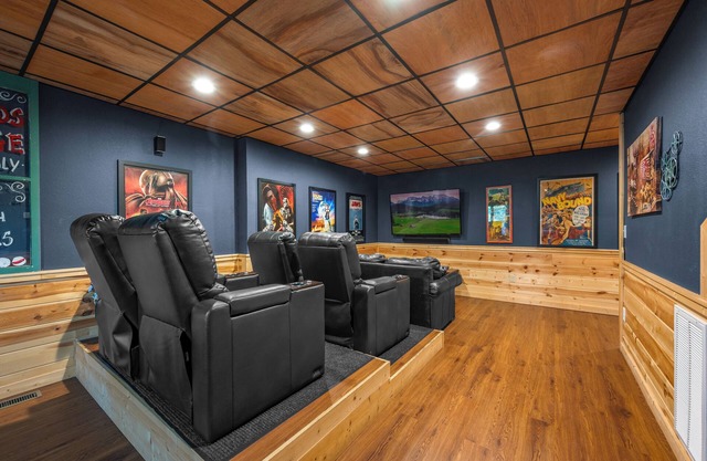 Blue Mist, A cozy cabin near all the attractions!