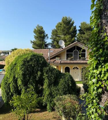 Blue Moon Relais