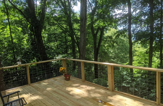 Blue Mountain Cabin minutes away from Lake Glenville public beach