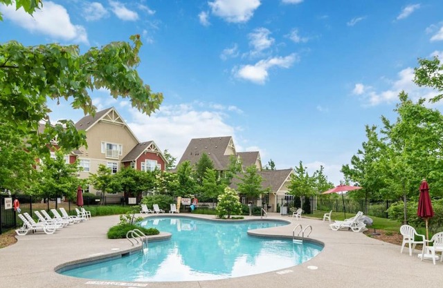 Blue Mountain Getaway Located on Golf Course
