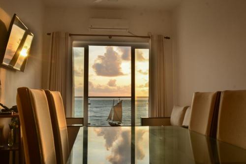 Blue Ocean Mount Lavinia