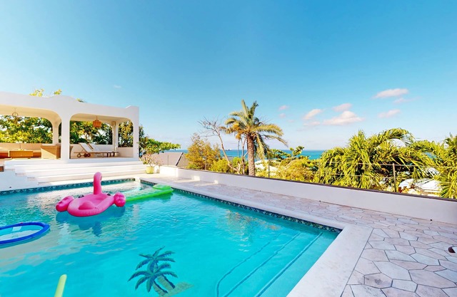 BLUE OPAL Private Pool-Generator, Ocean Views Pelican Key - Simpson Bay