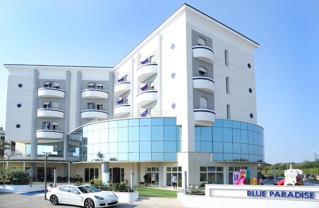 Blue Paradise Hotel