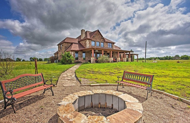 Blue Ridge Home w/Game Room: 14 Mi to McKinney!