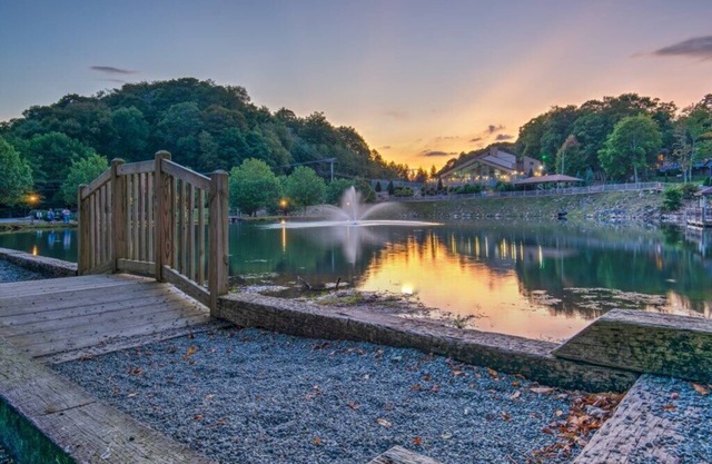 Blue Ridge Village (Banner Elk) - 2 Bedroom Loft