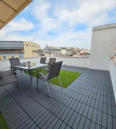 Blue Sky Apartment
