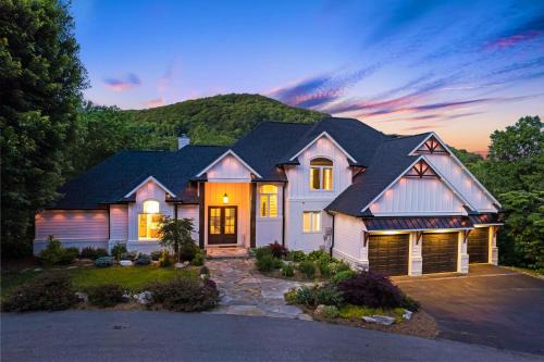 Blue Sky Manor by Carolina Mornings