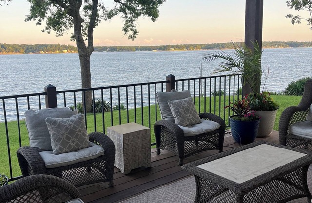BLUE SKY RETREAT Awesome 180 degree view of the lake private dock 1800 foot dec