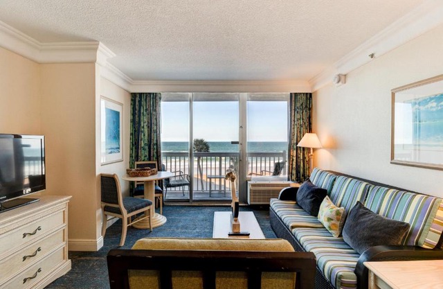 Blue Sunrise Oceanfront with Kitchen