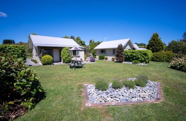 Blue Thistle Cottages
