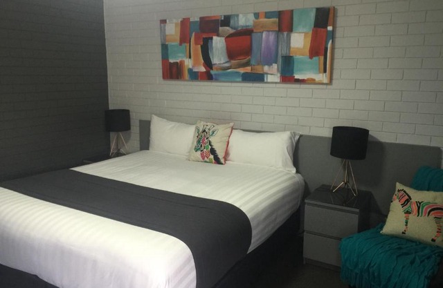 Blue Violet Motor Inn