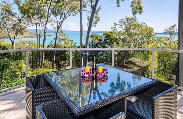 Blue water Views 15, Beautiful Apartment on Hamilton Island