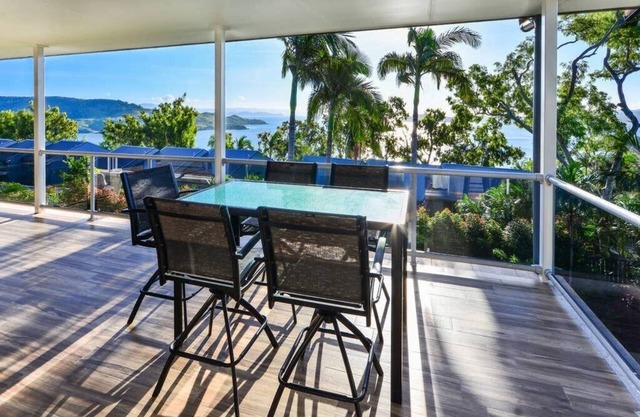 Blue Water Views 6, Seaview Apartment on Hamilton Island