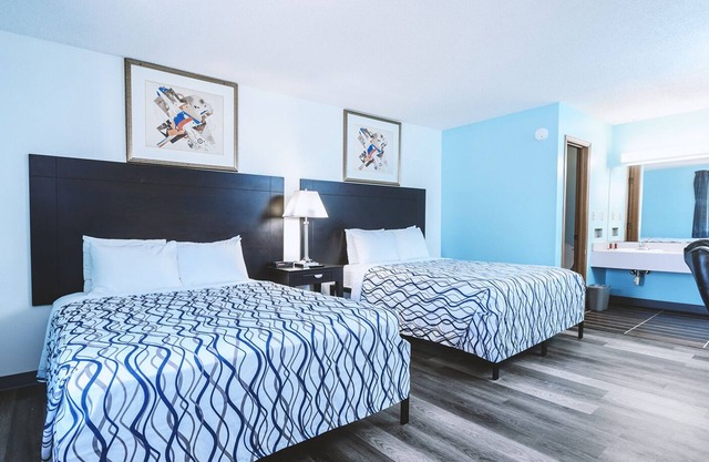 Blue Way Inn & Suites Wellington - Deluxe 2 Queen Bed Non Smoking