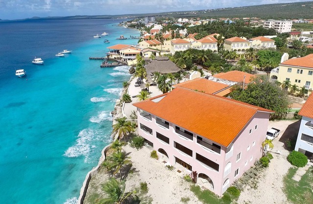 Blue Zone @ Sand Dollar - Luxury suite in a beachfront location