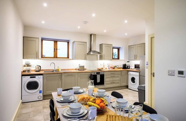 Bluebell Barn: Hot Tub, Games Room, Pets Welcome