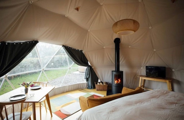Bluebell, Luxury Dome with private Hot Tub
