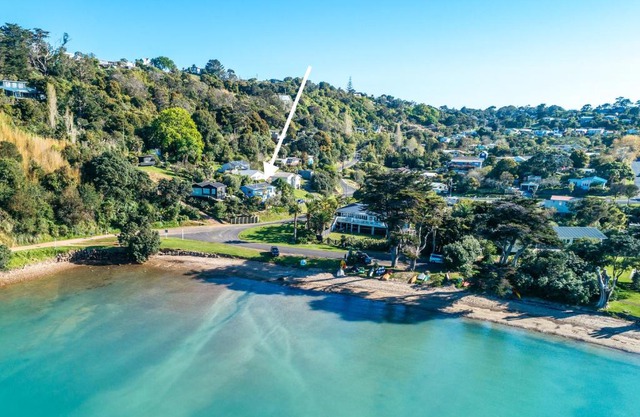 Bluebelle - Stay Waiheke