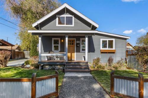 Bluebird Day - Lakewood Cottage
