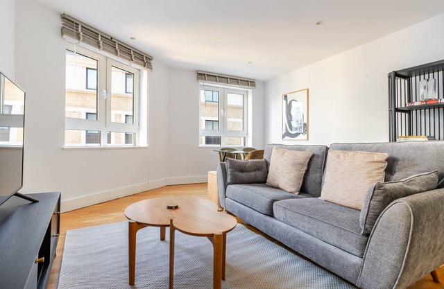 Blueground | City of London, concierge