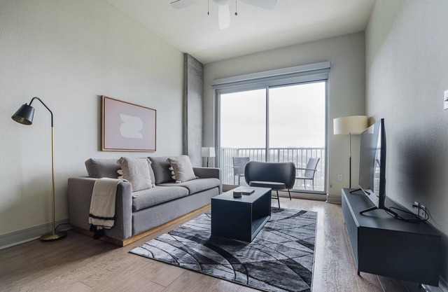 Blueground | Downtown 1bd apartment