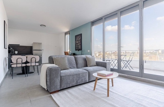 Blueground | Florentin, Spacious, Balcony (TLV-26)