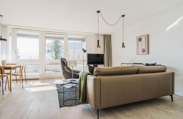 Blueground | Herrliberg, w/d & balcony, nr lake