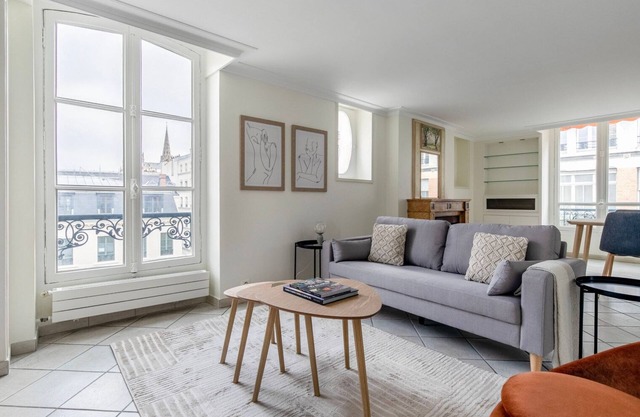 Blueground | Invalides, near museum & embassies