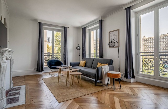 Blueground | Neuilly, balcony, nr gardens & shops