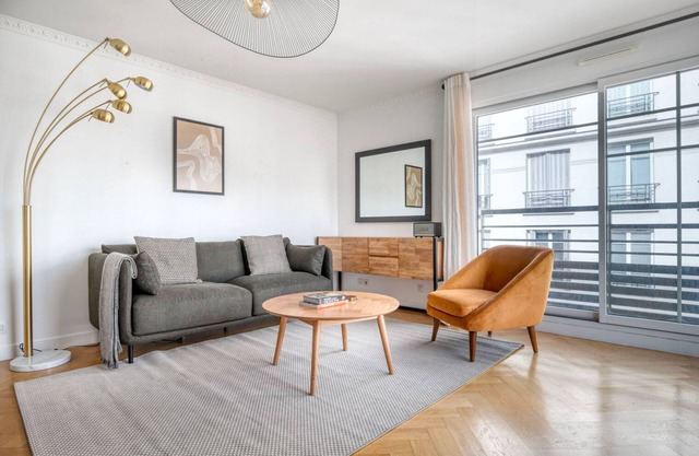 Blueground | Olympiades, nr Seine & Bercy Parc