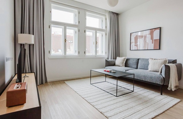 Blueground | Prague 2, renovated, Náměstí Míru (PRG-33)