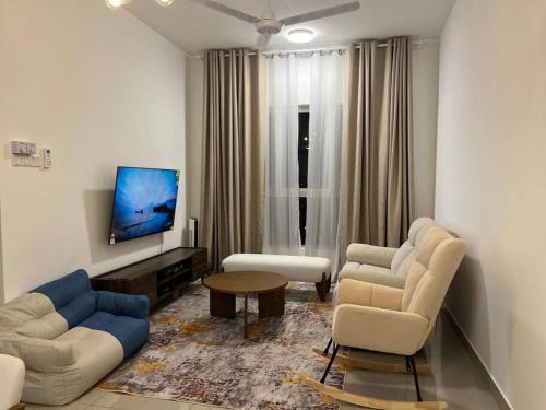 BlueLakeHomestay - LBS SkyLake Residence
