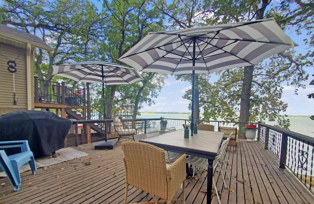 Bluewater Bungalow on Big Spirit Lake