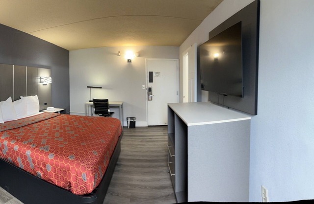 Blueway Inn & Suites Roseville
