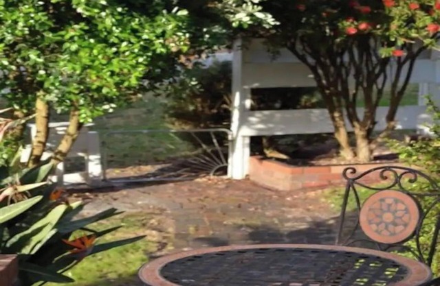 Bluff Cottage - authentic 50s with a retro vibe