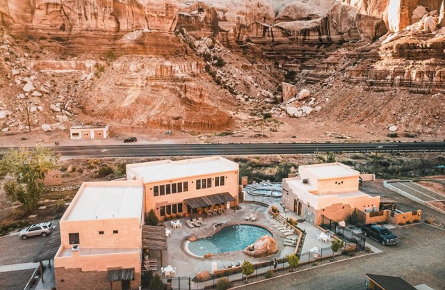 Bluff Dwellings Resort
