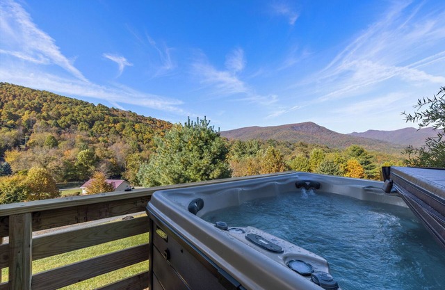 Bluff Mtn Retreat Available Labor Day Weekend!