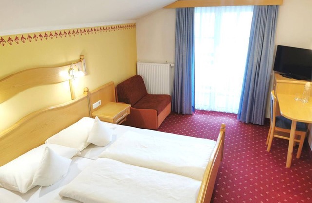 Blumenwiesn | balcony south-facing on request | 25m² - Vital- und Familienhotel