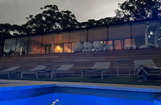 Bó Farm Berry - Designer Luxury Farmhouse with Pool & Spa