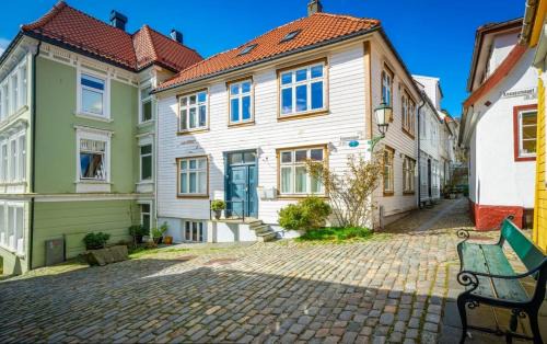 Bo i Bergens eldste smau på Nøstet - sentralt og rolig