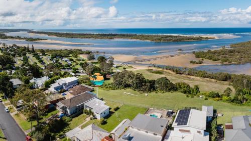 Boardwalk Bungalow - pristine ocean views