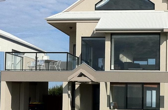 Boathouse Holiday House