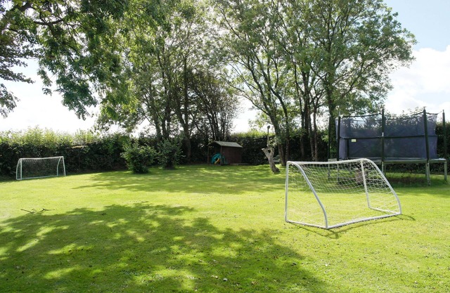 Bodrugan; a charming Cornish cottage with grounds and private patio, dogfriendly