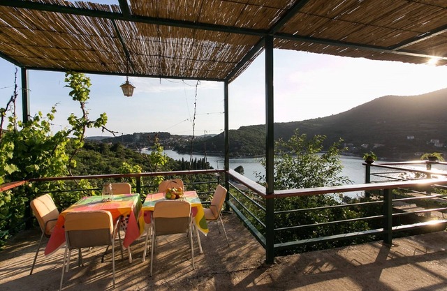 Bodul Vacation Apartment - Two Bedroom Apartment with Terrace and Sea View