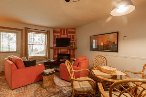 BOHO CONDO Downtown - Bike in&out - Shuttle - Park