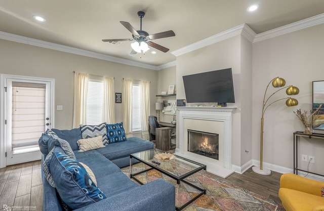 Boho Retreat! Home away from Home! Tv in Each Room