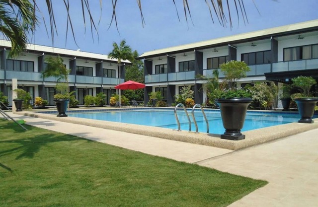 Bohol Jewel 1 BR Apartment With Fiber Optic Internet