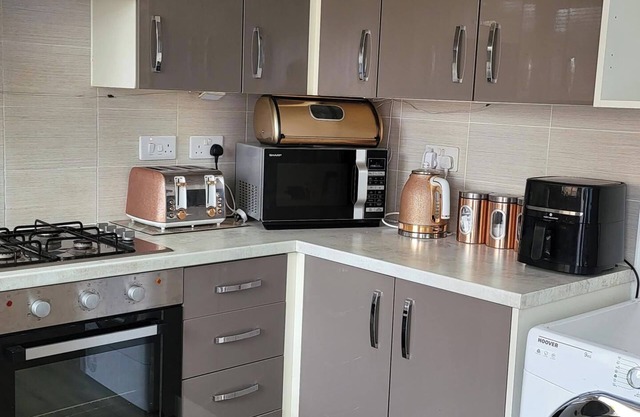Bolton-2bedroom-2Bathroom-Parking